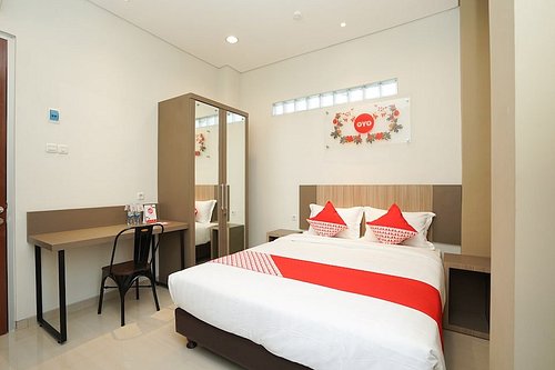 Collection O R.Sukamto Near Palembang Trade Center Mall